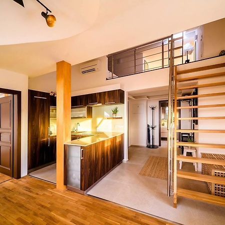 Rooftop Triplex Apartment In Centre Hradec Kralove Exterior photo