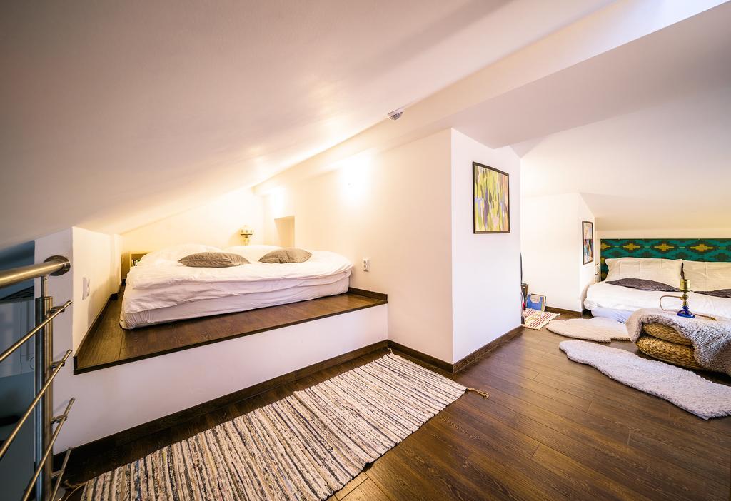 Rooftop Triplex Apartment In Centre Hradec Kralove Exterior photo