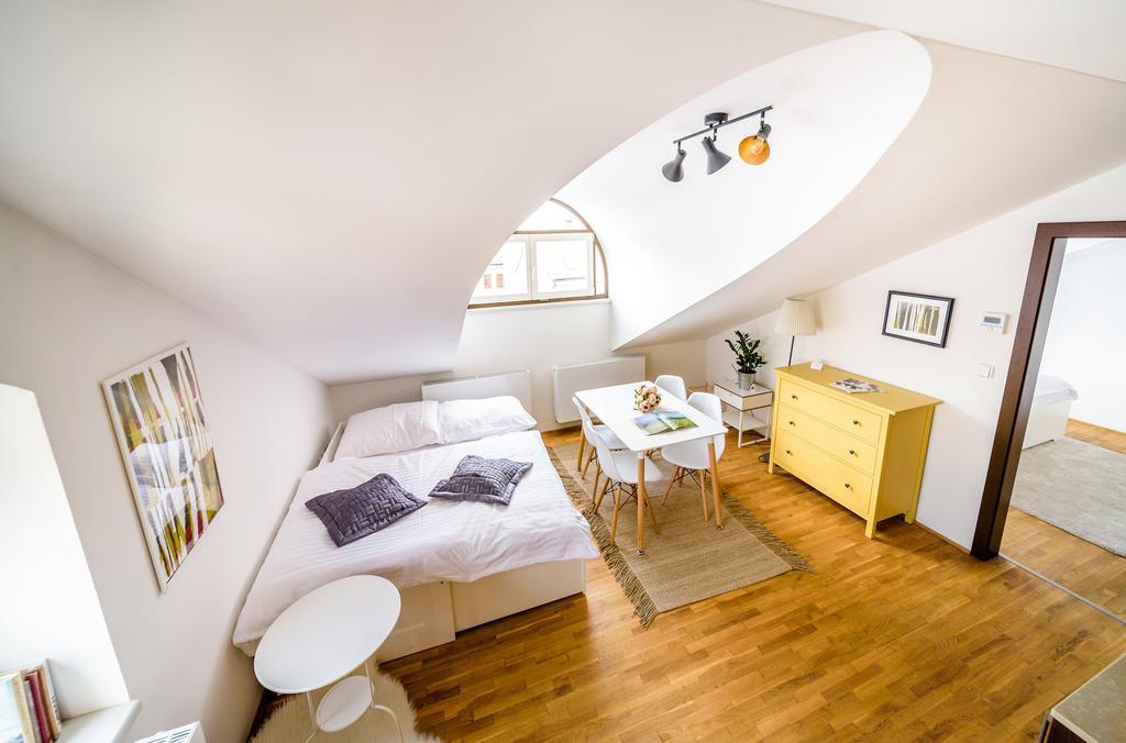 Rooftop Triplex Apartment In Centre Hradec Kralove Exterior photo