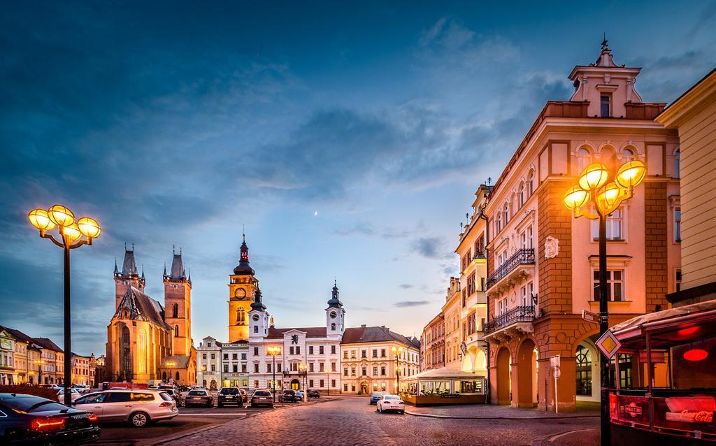 Rooftop Triplex Apartment In Centre Hradec Kralove Exterior photo